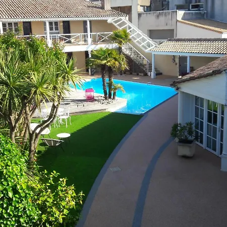 Le Manoir De L'antiquite Challans