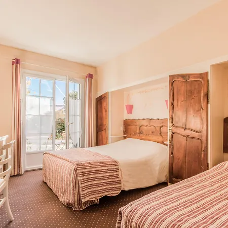 Le Manoir De L'antiquite Hotel