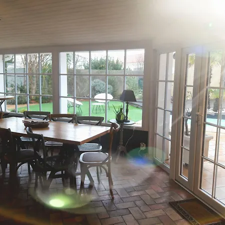 Le Manoir De L'antiquite Hotel 3*