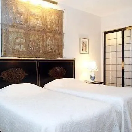 Le Manoir De L'antiquite Hotel Challans