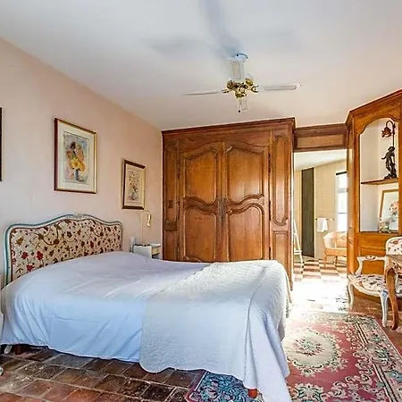 Le Manoir De L'antiquite Challans