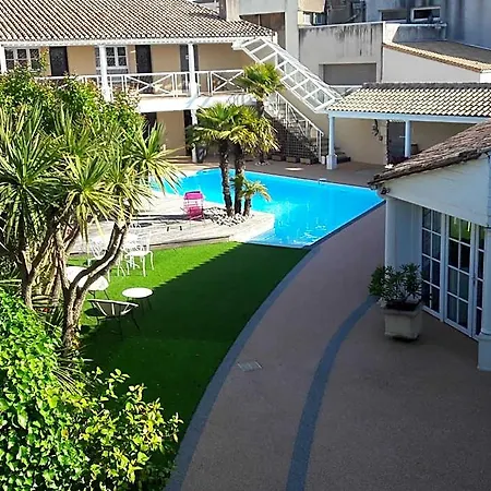 Le Manoir De L'antiquite Hotel 3*