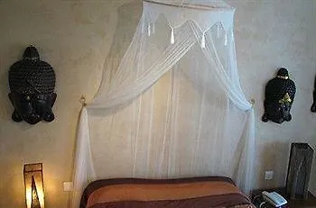 Le Manoir De L'antiquite Hotel 3*