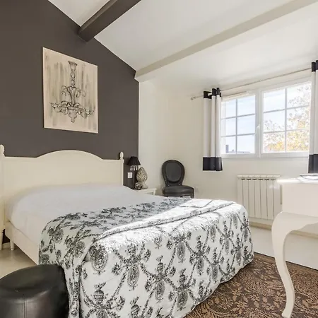 Le Manoir De L'antiquite Challans