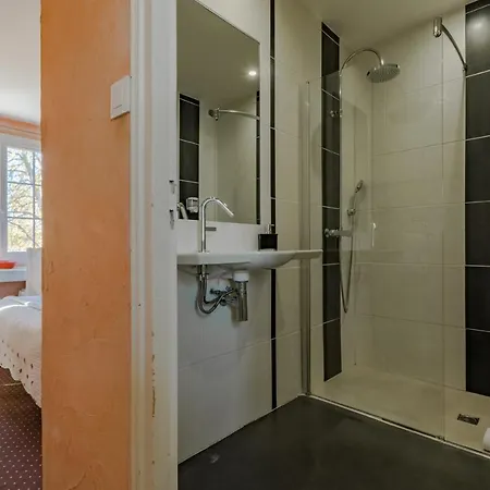 Le Manoir De L'antiquite Hotel