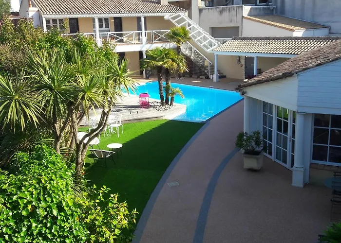 Le Manoir De L'antiquite Challans