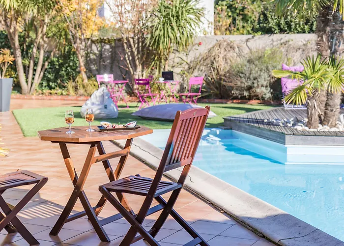 Le Manoir De L'antiquite Hotel Challans