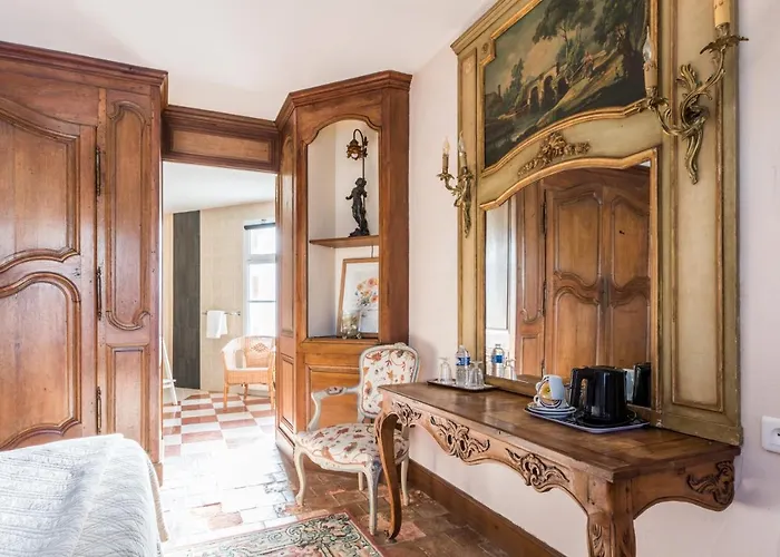 Le Manoir De L'antiquite Hotel 3*