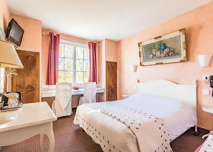 Le Manoir De L'antiquite Hotel 3*