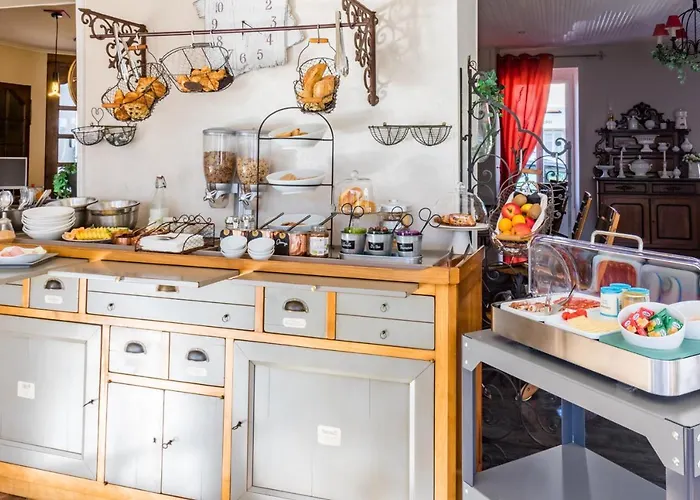 Le Manoir De L'antiquite Hotel 3*